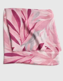 Foulard motif floral rose