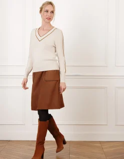 Pull beige col V rayures